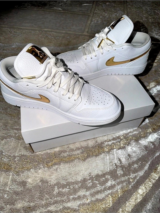 Jordan Shoes - Jordan Air Jordan 1 Low SE White Metallic Gold White & Gold US 8